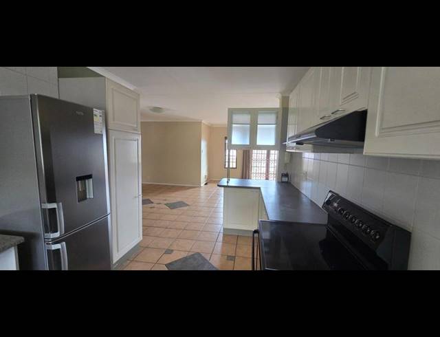 3 BEDROOM TOWNHOUSE FOR SALE IN DURBAN NORTH